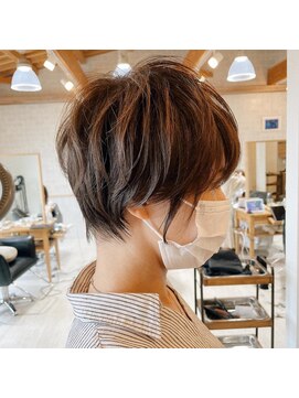 ラブレスカルペディエム(LAVLESS Carpediem) ふわっと大人ショート