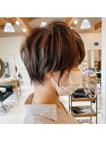 ラブレスカルペディエム(LAVLESS Carpediem) ふわっと大人ショート