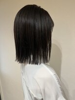 フィーラ(Feela) 切りっぱなしボブ