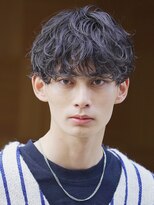 スパイラルパーマ×マッシュスタイルでおしゃれな雰囲気に◎