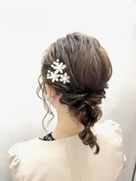 お呼ばれアレンジ結婚式編み下ろしローポニーテール　編み込み