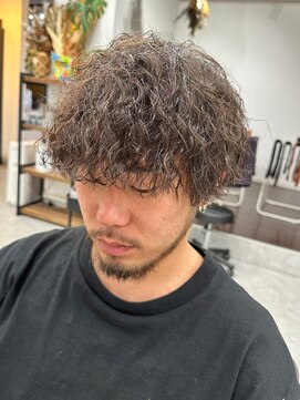 フゥ 宇都宮(FeU) 波巻きパーマセンターパートツイストスパイラルパーマ刈り上げ