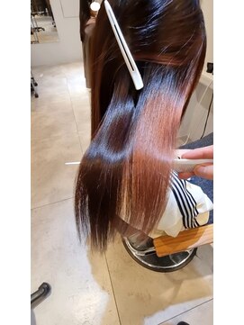 ジーナ 銀座中央通り(Zina) 髪質改善専門美容師がつくる美髪縮毛矯正