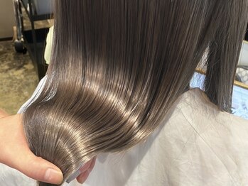ユッカ エルア 武庫之荘南口(YUCCA elua)の写真/髪質や好みに合わせて薬剤の強さや種類を選定。素髪のような髪質から、ポイントストレートが人気◎