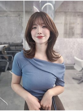 フィヴェント(Fivent) 黒髪韓国小顔レイヤーイメチェン暗めオリーブグレークラゲヘアー