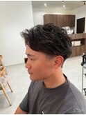 ON/OFFどちらも決まる!大人メンズのフェザーパーマ