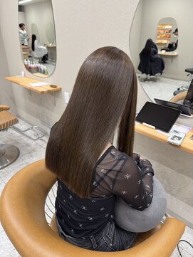 シカ 神戸三宮元町店(Cica) 髪質改善 ストレート 神戸三宮元町 縮毛矯正 美髪