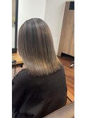パサつかせないブリーチと美髪ベース　バレイヤージュ