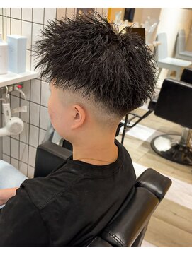 ルースト 京都河原町店(ROOST) MEN’S HAIR/サーフカール/刈り上げセンターパート/ツイスト