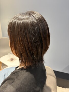 エム 門司店(EMU) 美容液ストレートを活かすウルフボブ