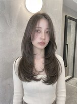 エルム センター南(Elme)&nbsp;大人女子レイヤー×透明感オリーブベージュ