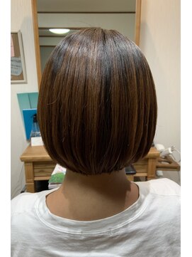 ダリア(Dahlia) ナチュラルストレートボブ