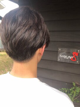 ナンバーエイト(number eight) ビジネスシーンに最適！ショートレイヤー大人男ヘア韓国マッシュ