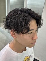 フィフス 天神大名(fifth)&nbsp;センターパートツイストスパイラルパーマ刈り上げ波巻きパーマ