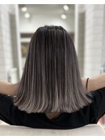 リア(riah)&nbsp;プリンも気になりにくいバレイヤージュ