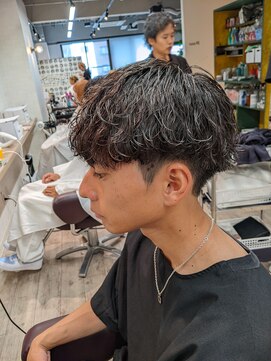 コワファーストナガサキシャンプーボーイ(COIFF1RST NAGASAKI SHAMPOO BOY) vマッシュ×波巻きスパイラルパーマ