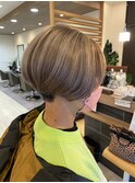 小顔に見えるショートボブハイライト