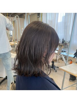 フルールバイアヴァンスクロス(Flulu by avance. cross) 透明感抜群のグレージュカラー