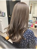 透明感グレージュカラー
