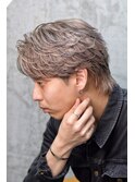 ミルクティーブベージュローライトカラーフェザーショートウルフ