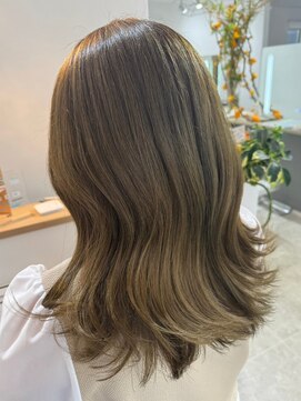 ビビバイベル(BiVi by BHEL) 桑名ロングレイヤーカットハッシュカット透明感カラー重めロング