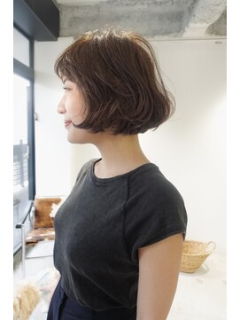 ロヌ(RONU) フレンチボブ・ブラウンカラー