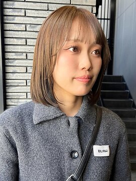 ロティー(loty) ショート ボブ ベージュ ブリーチなしカラー 透明感 10代20代