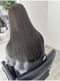 オリーブグレージュ