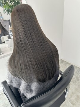 オリーブグレージュ