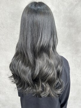 黒髪クラゲヘアーオリーブグレー小顔ココアベージュ