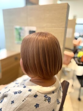 アレーズバイベニボンズ(Alaise by Beni,Bond's) 柔らかミルクティーベージュショートボブ