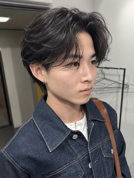 オグジュアリー 表参道(aux.) 毛流れハンサムショートセンターパートメンズ黒髪爽やか