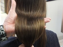 3000種からのオーダーメイドケアAujuaで今と未来の美しいい髪を創る。年を重ねるほど美しい髪へ。