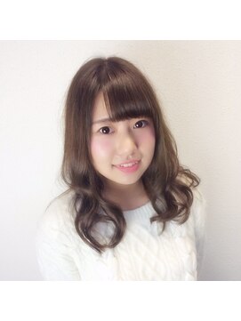 コマド(Comado) 前髪可愛い♪ゆる巻きスタイル♪