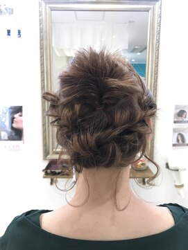 ヘアーアンドメイク ドレス(DRESS) アップスタイル