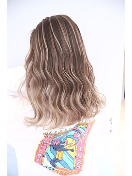 オズ 郡山桑野店(OZ) 【OZ田中】バレイヤージュ#ミルクティーカラー