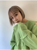 ベージュ×ボブ