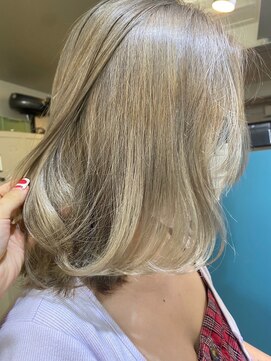 キサイ バズ(kisai BUZZ) 透明感ホワイトアッシュ☆