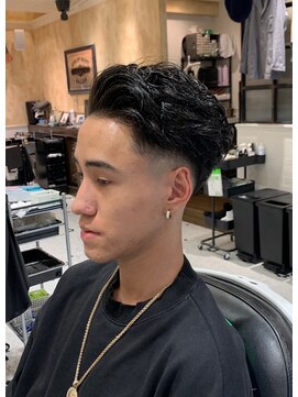 ルドローブラントオオサカ(LUDLOW BLUNT Osaka) 【LUDLOW BLUNT】ツーブロックメンズパーマ バーバーフェード