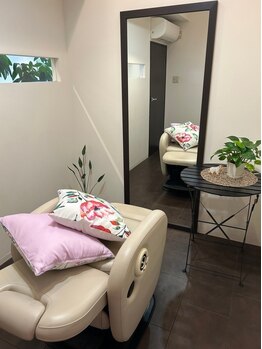 リラックスヘアーラウンジ イオリ(IORI)の写真/レディースシェービングは個室での施術が可能！あなただけの極上の空間で贅沢な時間を―。