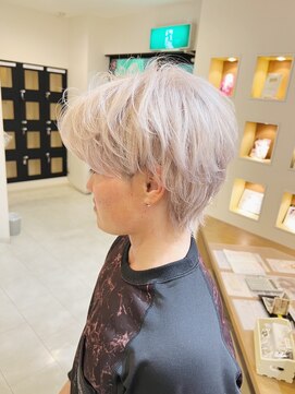 メンズチェレ 金剛店(MEN’s Chere) ミルクティーベージュ・センターパート・メンズウルフカット