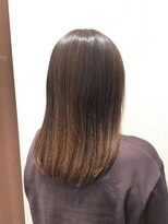 アクセ ベージュ系カラー前下がりくびれヘアハイライトウォームブラウン