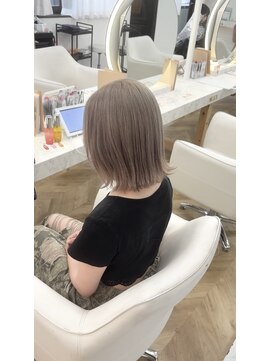 リアン 上尾店(Rien) 1ブリーチで作るミルクティーグレージュ
