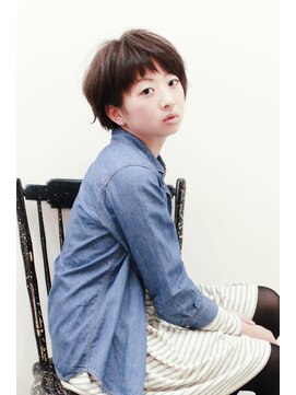 エメリヘアー(Emeli Hair) モーブアッシュのショート