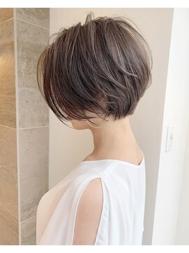 ラテ 渋谷(LATTE) くびれ 愛されショートボブ 透き通るカラー