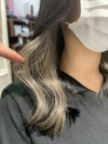 エミュスト(Emuest) 【松葉】インナーカラー/ベージュ/ダークアッシュ/髪質改善