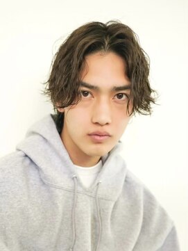 ウェイビーエフティフィフス 横浜西口(WAVEY ft.fifth) 波打ちスパイラルツイストパーマナチュラルツーブロックマッシュ