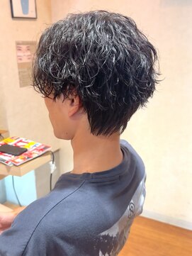 ヴェロ 福井(VeRO) 縦落ち好き必見!?センターパートミニウルフツイスパ