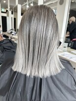 リア 近鉄八尾店(Lia)&nbsp;ホワイトバレイヤージュ