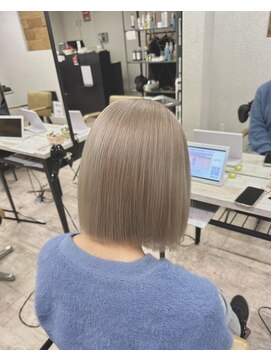 プライズ 成増店(prize) 切りっぱなしボブケアブリーチミルクティーシアーカラー成増大山